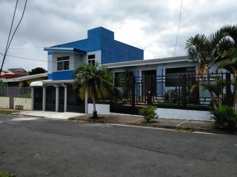 Neighborhood Houses Near Casa Lima Breakfast and Bed Hotel