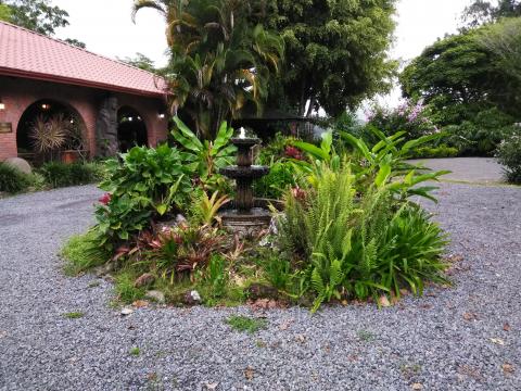 Restaurante La Casona Del Cafetal Water Fountain in Front of the Entrance