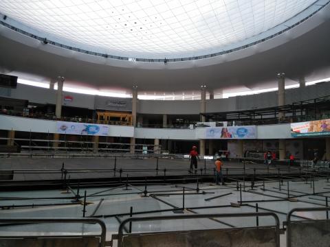 Mall Oxigeno Food Court and Stage Area